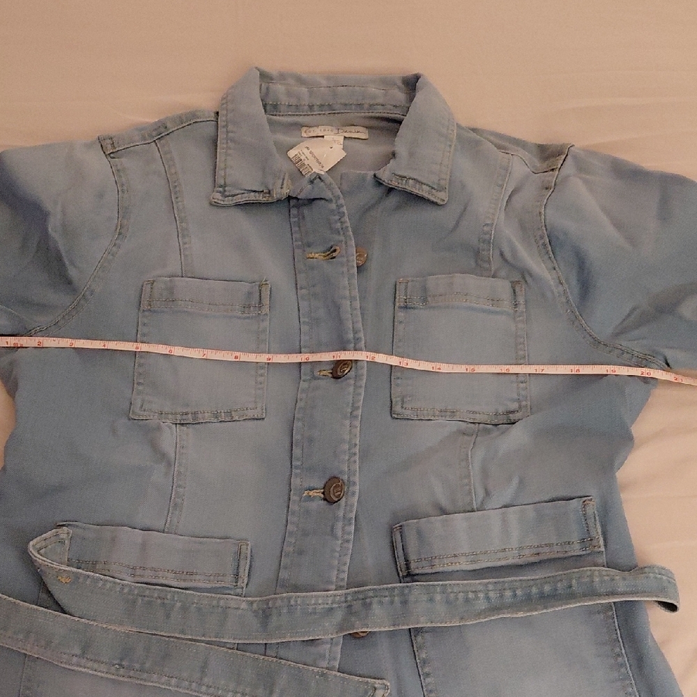 Cato v Light Wash Denim Jacket Size L, NWT - Picture 15 of 15